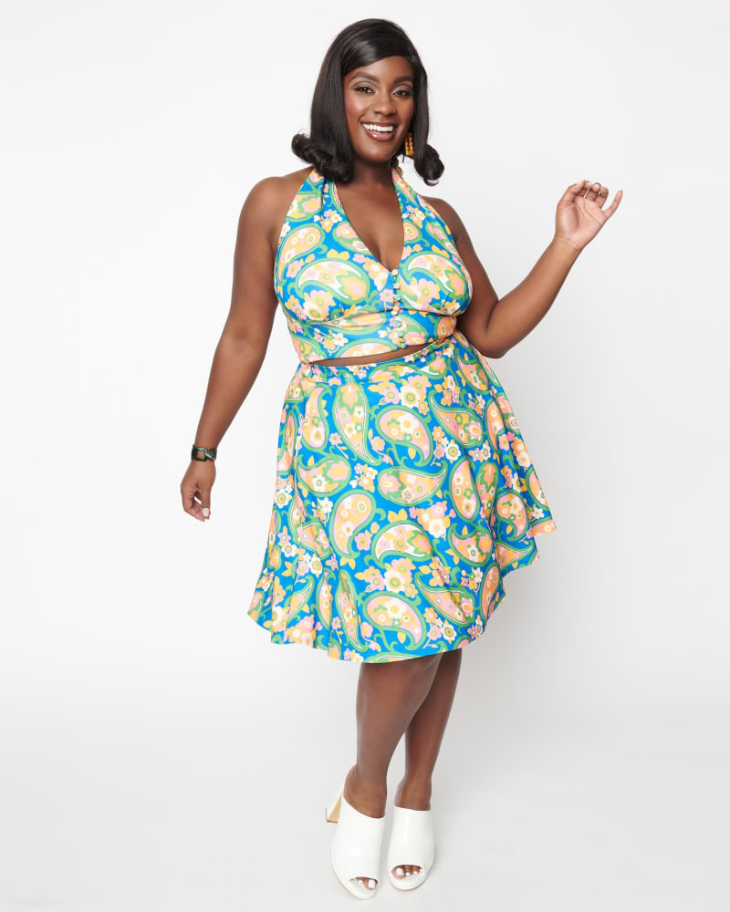 Front of a model wearing a size 1X/16 Smak Parlour Plus Size Blue Paisley Floral Mod Print Sweet Talk Flare Skirt in Blue Paisley by Smak Parlour. | dia_product_style_image_id:269322